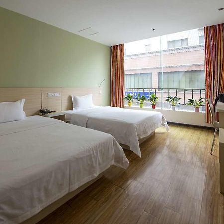 E+ Hotel Guangzhou Baixin Branch Exterior foto
